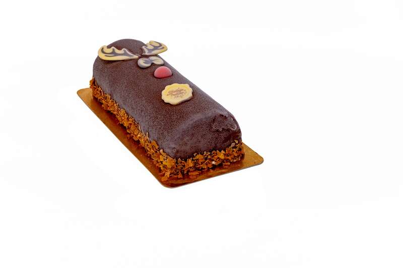 Vanille- en speculaasroomijs, een laagje speculaaskoek & versierd met chocolade ganache